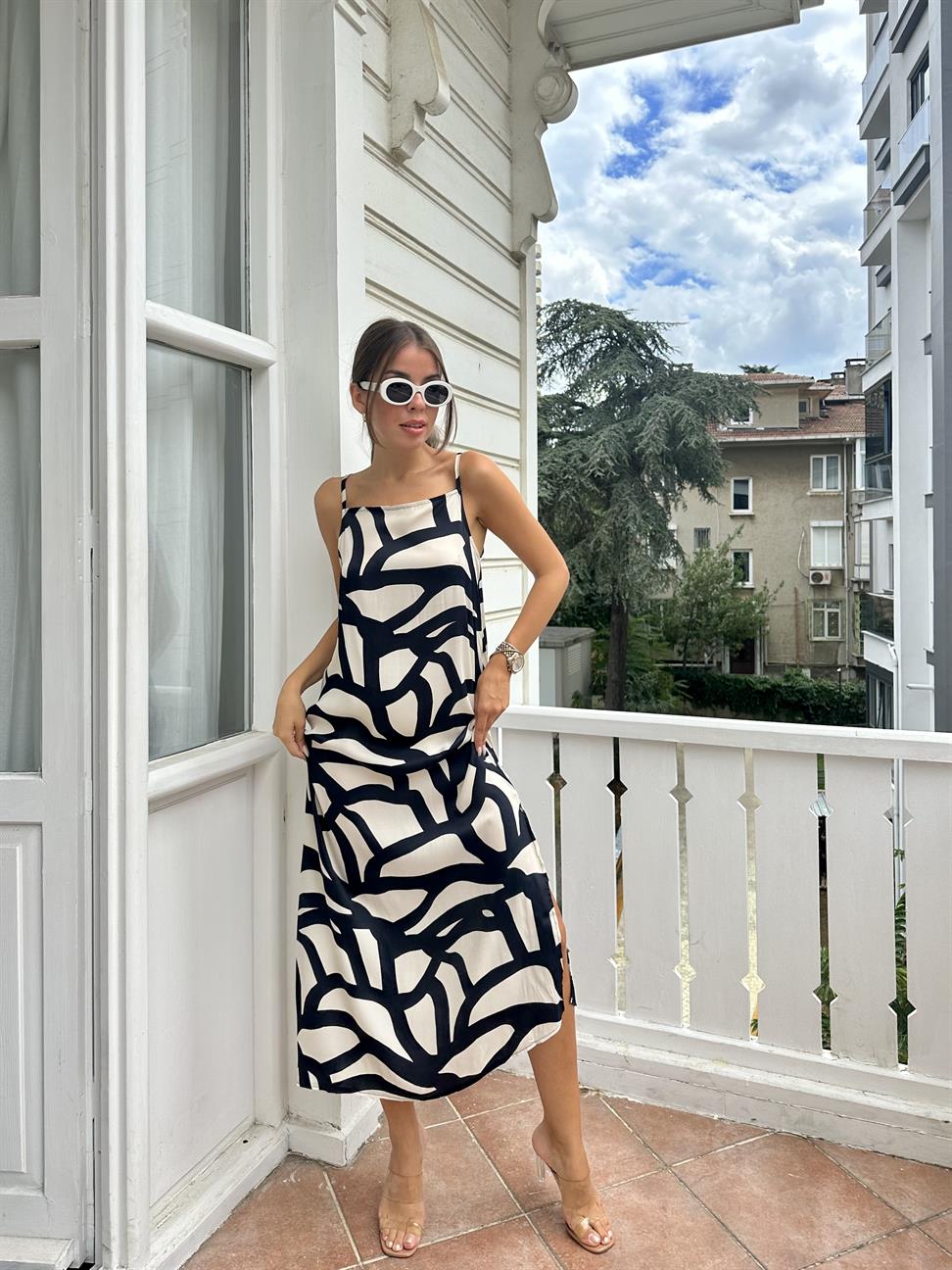 Desenli Elbise Siyah-Ekru