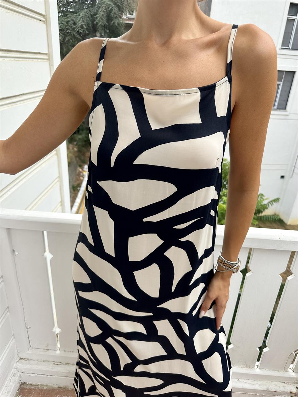 Desenli Elbise Siyah-Ekru