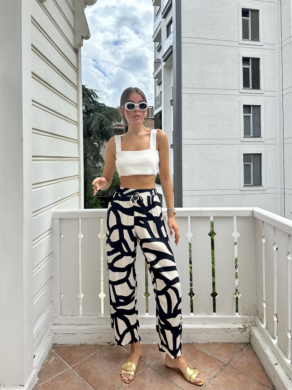 Siyah Ekru Desenli Pantolon