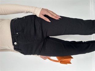 Süper Siyah Mom Fit