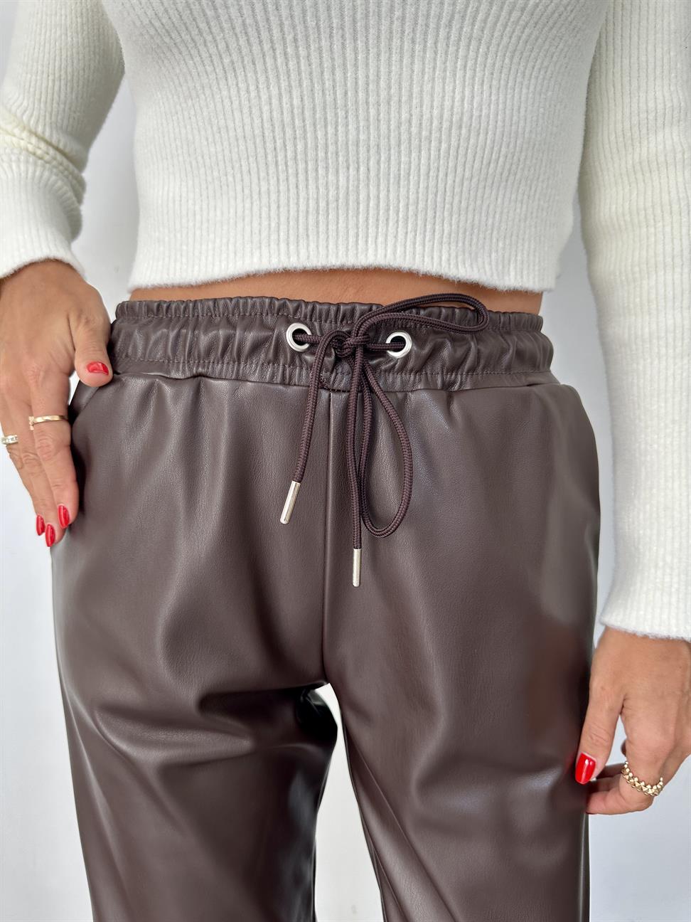 Acı Kahve Dizi Dikişli Bağcıklı ve Beli Lastikli Deri Pantolon