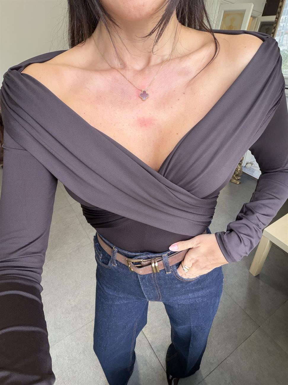 Acı Kahve Drapeli Omzu Açık Bodysuit