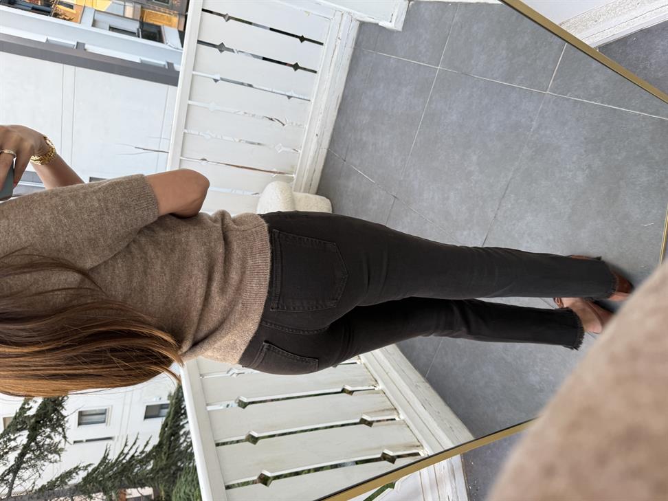 Acı Kahve Paçası Püsküllü ve Yırtmaçlı Jean Pantolon