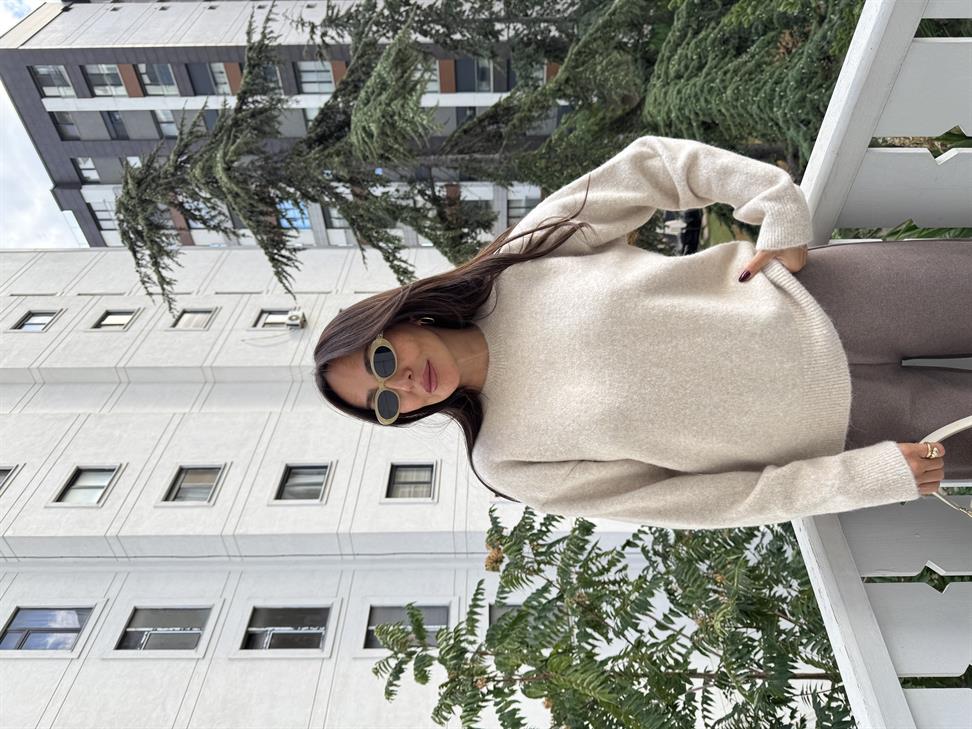 Açık Bej Bisiklet Yaka Yumuşak Dokulu Triko Kazak