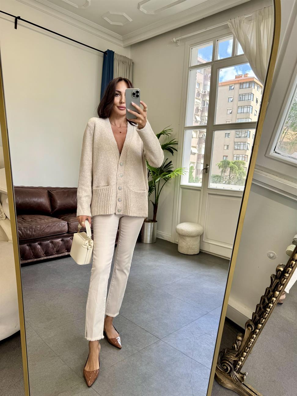 Açık Bej Melanj V Yaka Taş Düğmeli Cepli Yumuşak Dokulu Hırka