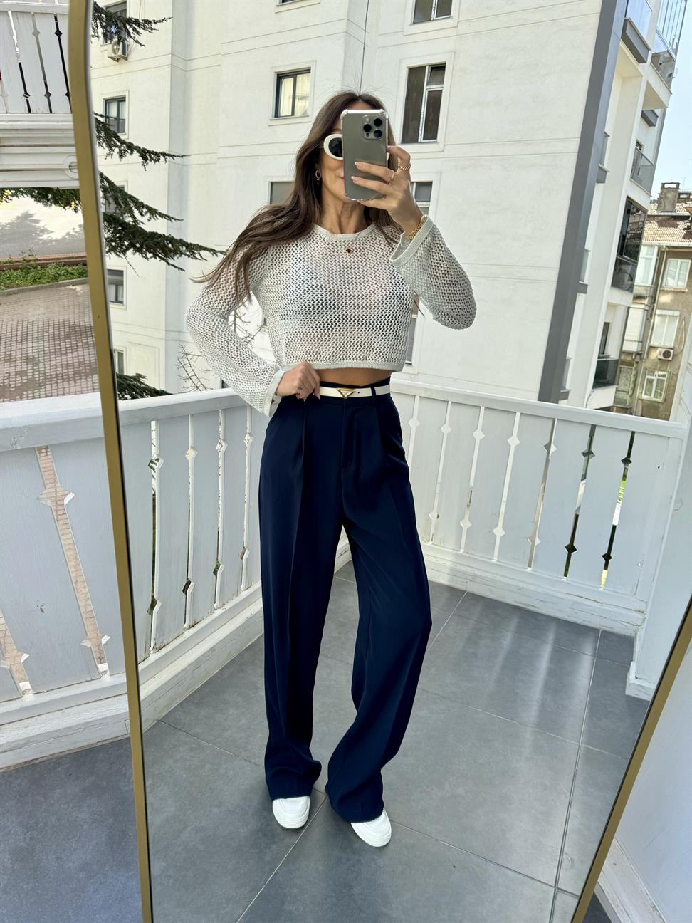 Açık Gri Bisiklet Yaka Ajur Desen Crop Kazak