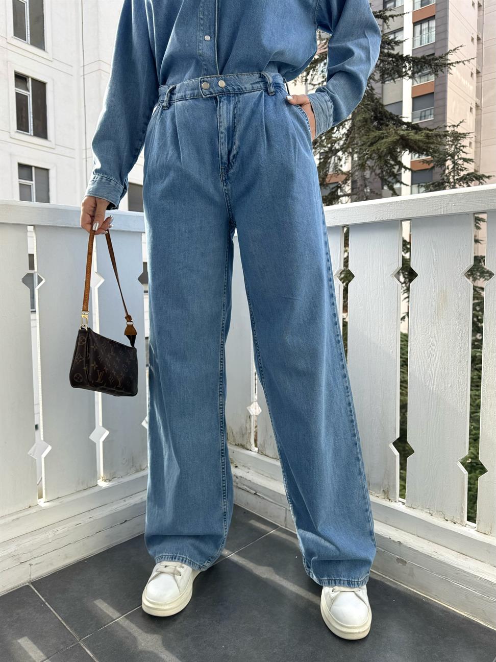 Açık Mavi Pilili Kot Pantolon