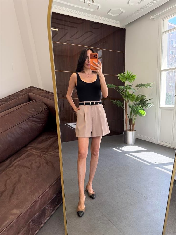 Açık Vizon Pileli Cepli Şort