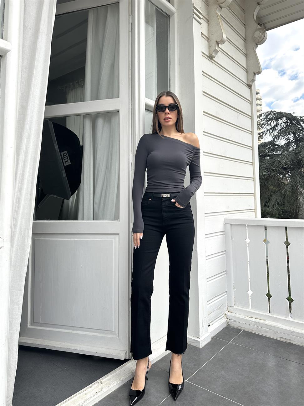 Antrasit Büzgülü Asimetrik Coton Bluz