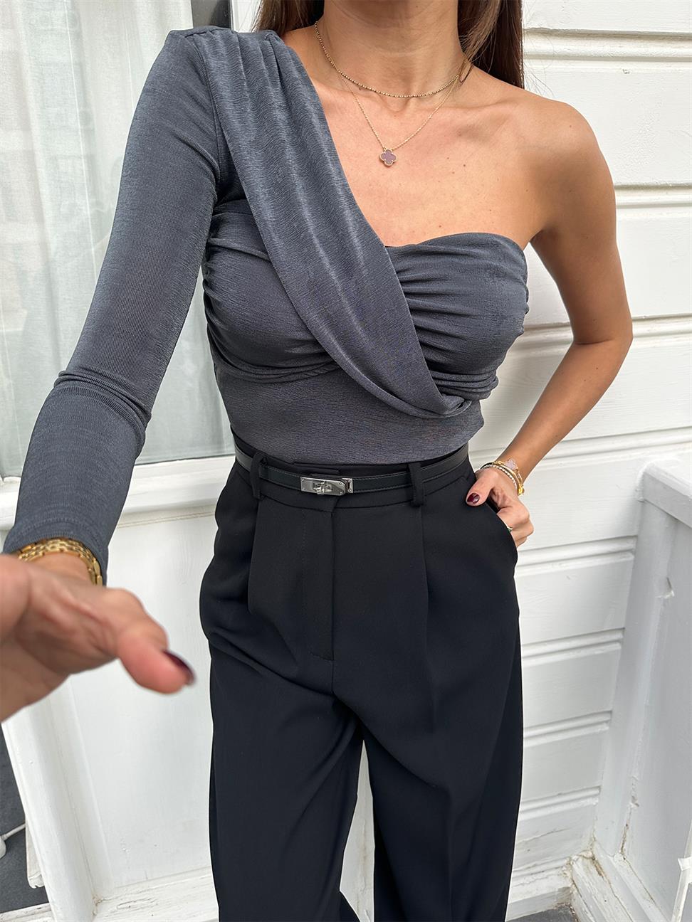 Antrasit Tek Kol Drapeli Bluz