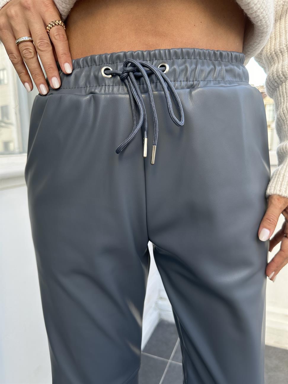 Barut Grisi Dizi Dikişli Bağcıklı ve Beli Lastikli Deri Pantolon
