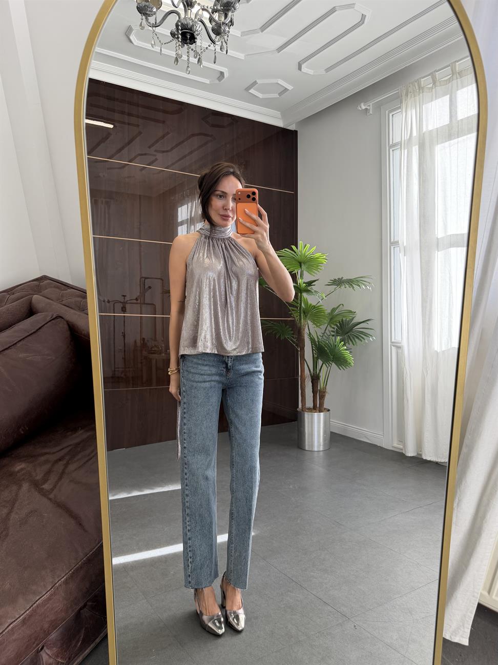 Bej Bağlama Detaylı Parlak Bluz