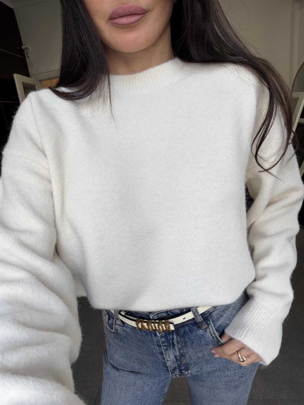 Bej Bisiklet Yaka Yumuşak Dokulu Triko Kazak