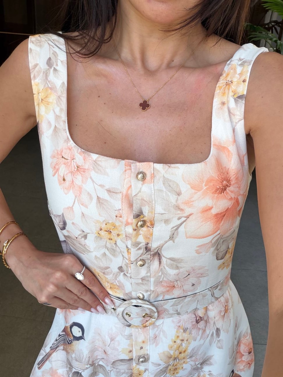 Bej Kare Yaka Kolsuz Düğmeli Elbise