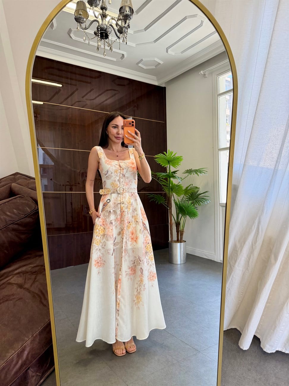 Bej Kare Yaka Kolsuz Düğmeli Elbise