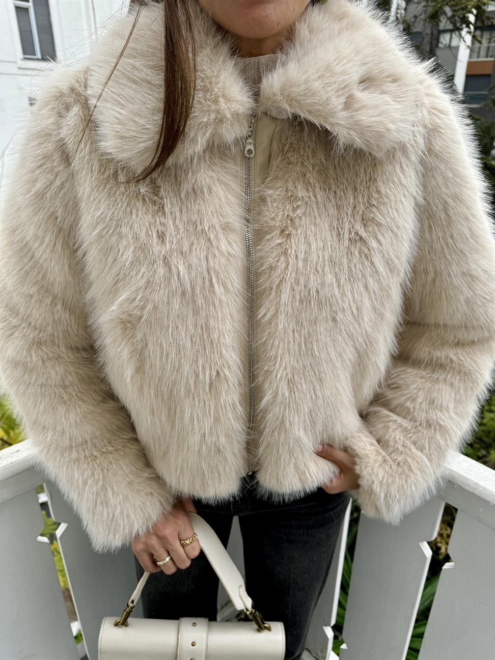 Bej Kısa Kürk Ceket