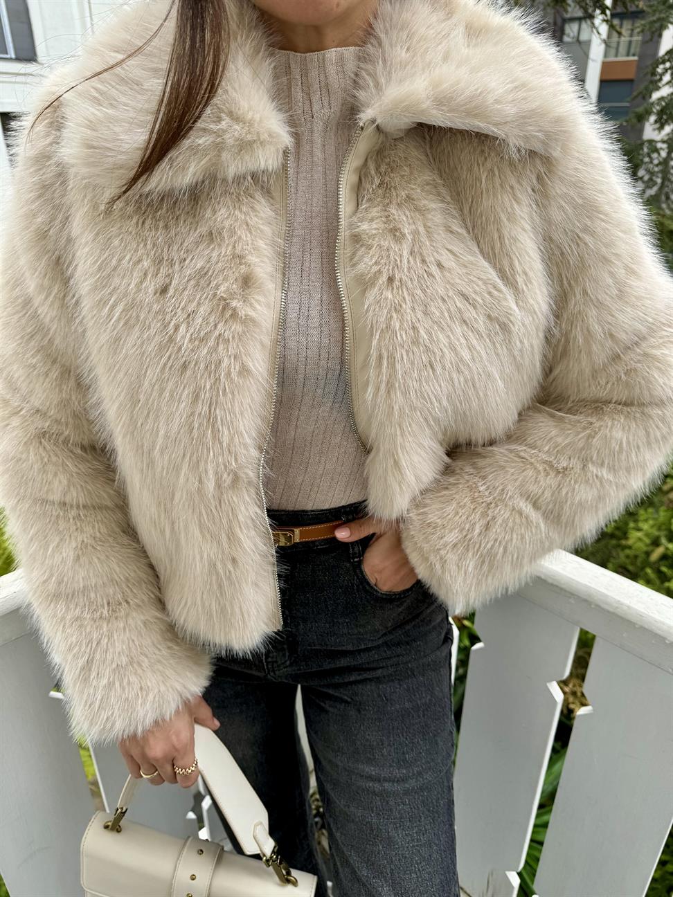 Bej Kısa Kürk Ceket