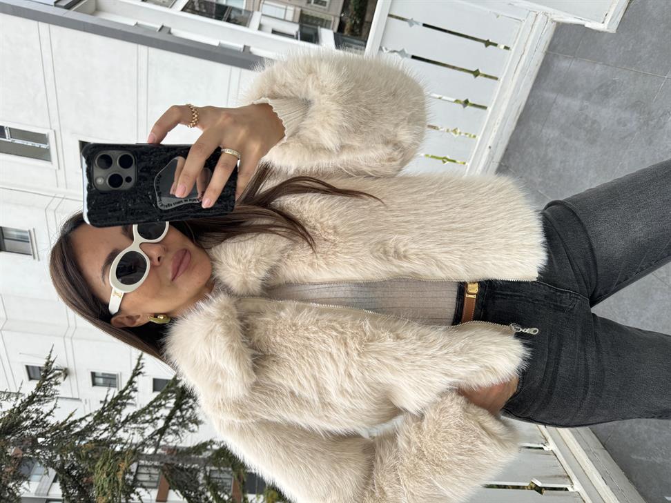 Bej Kısa Kürk Ceket