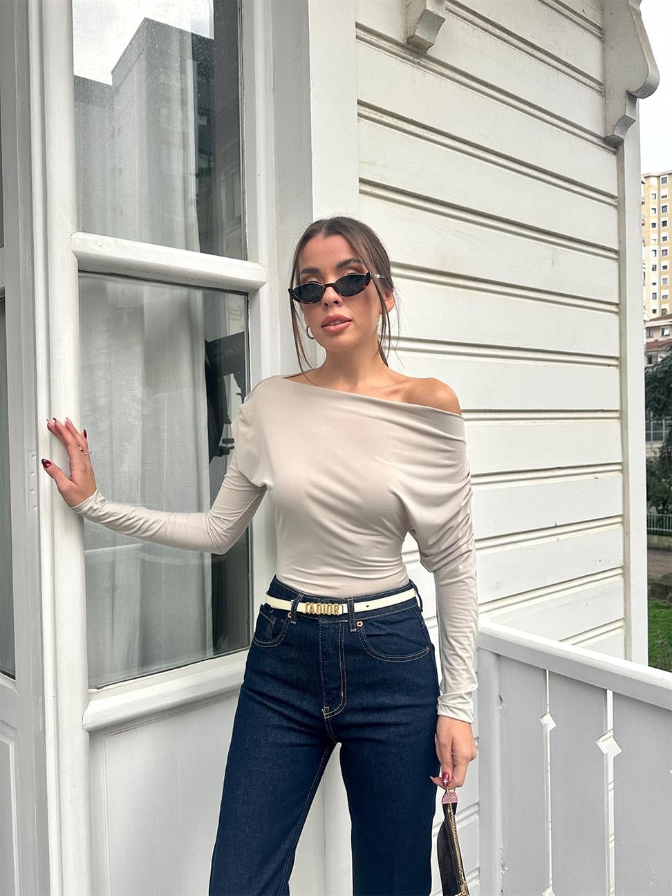 Bej Omzu Pileli Bluz