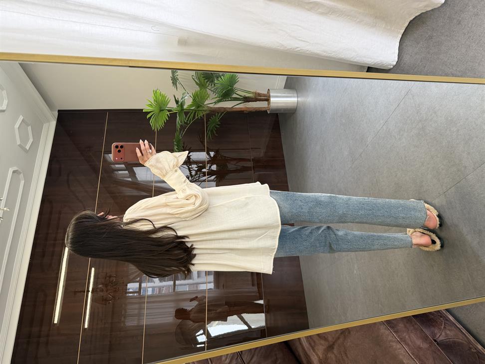 Bej Pileli Volan Kollu Gömlek