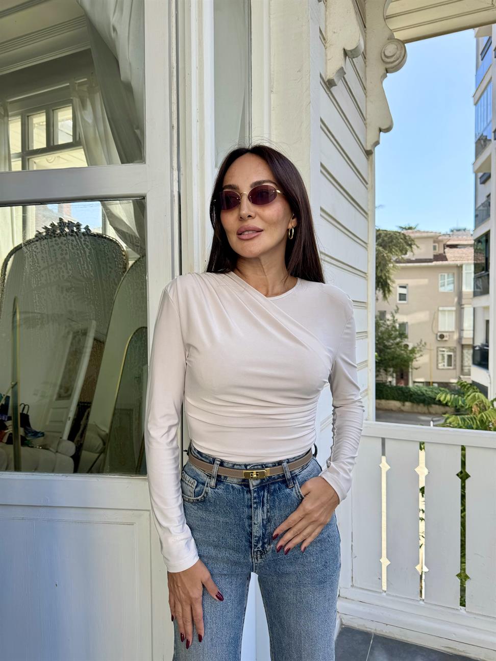 Bej Sandy Yan Büzgülü Bluz