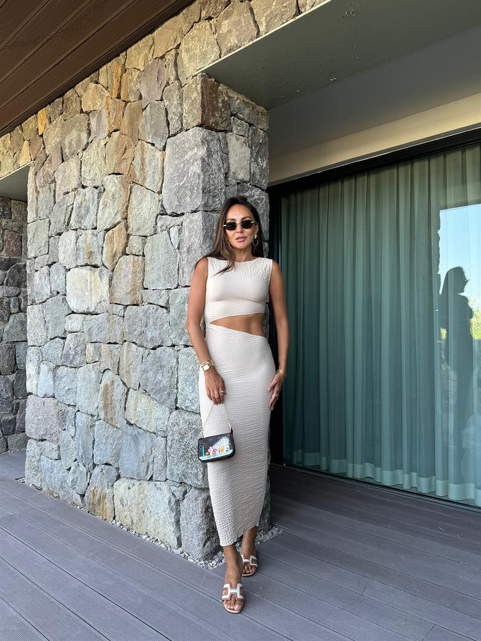 Bej Sıfır Kol Bel Detay Elbise 