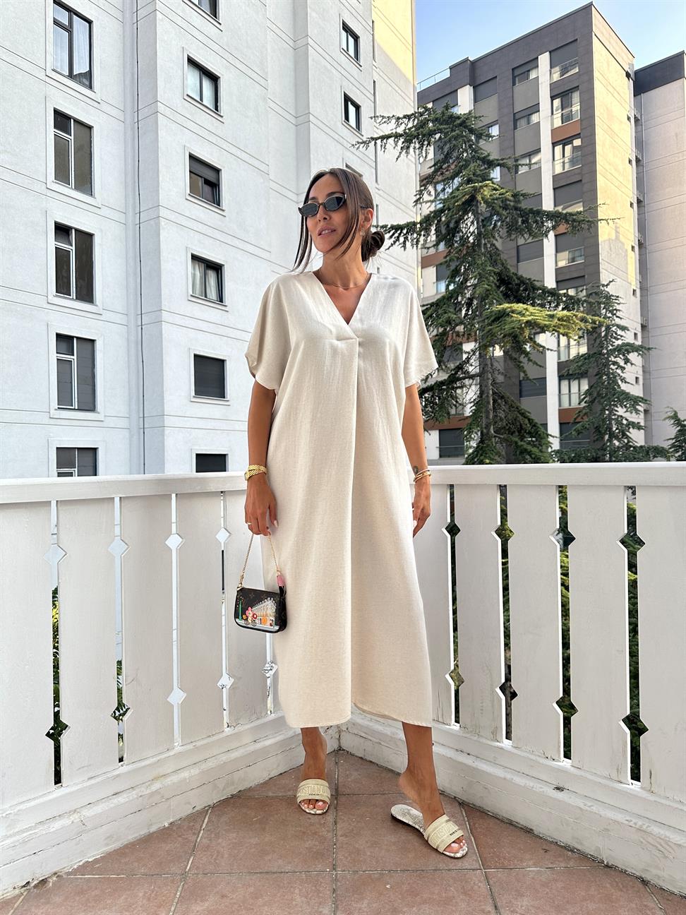 Bej V Yaka Basic Elbise