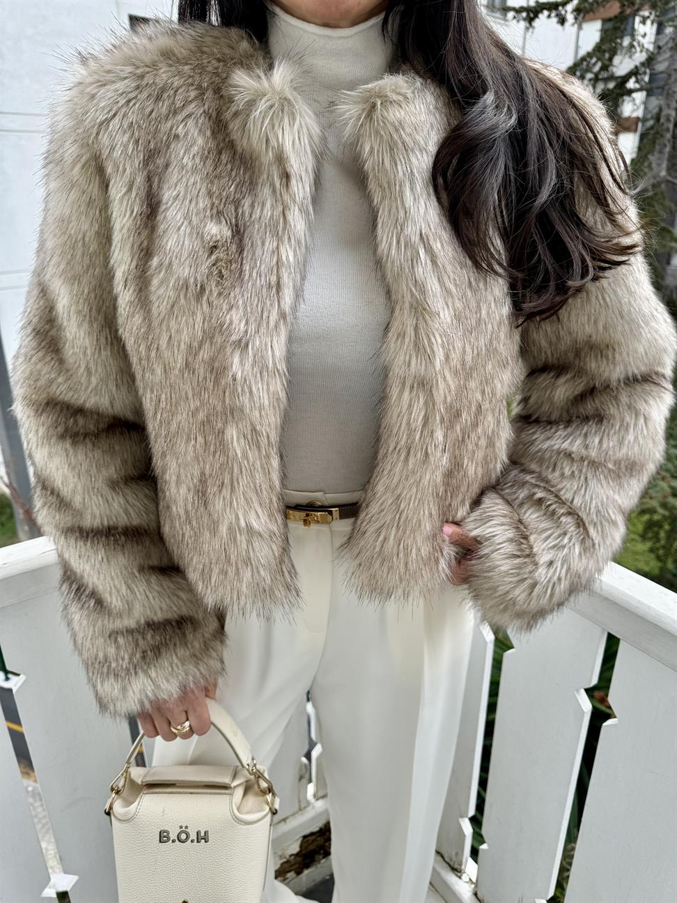 Bej Vegan Kısa Kürk Ceket