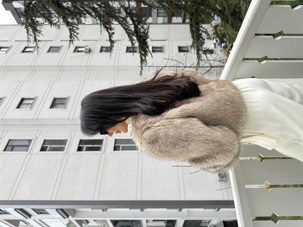 Bej Vegan Kısa Kürk Ceket