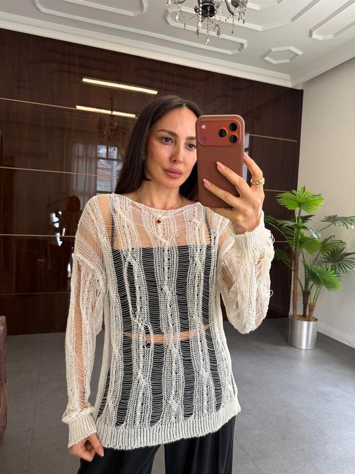 Beyaz Ajurlu Saç Örgülü Bluz