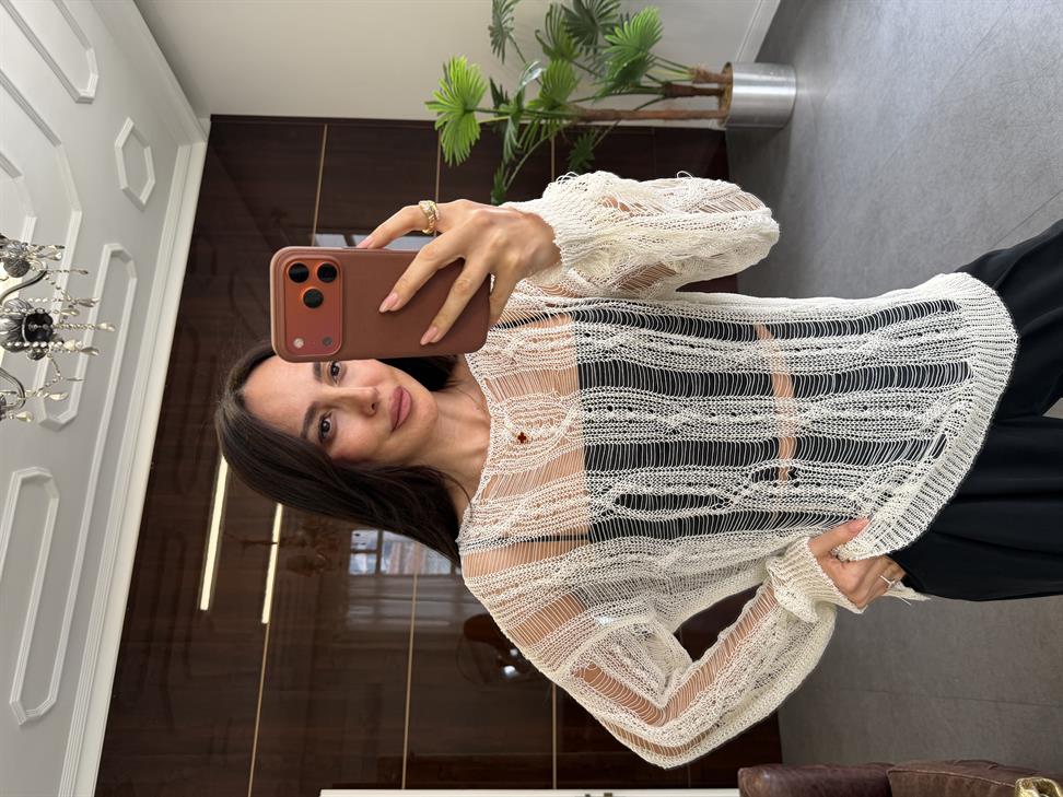 Beyaz Ajurlu Saç Örgülü Bluz