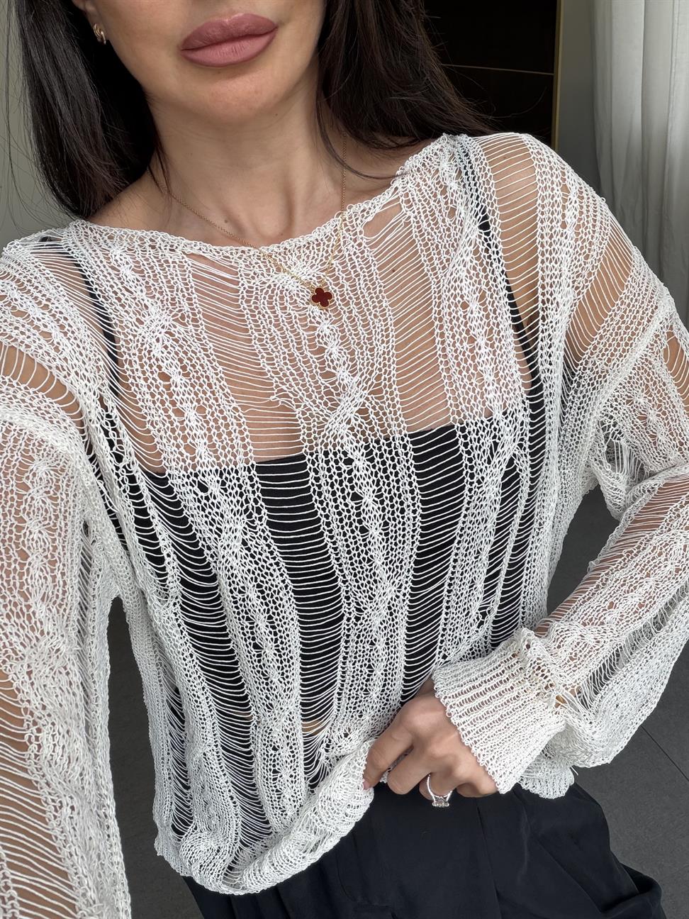 Beyaz Ajurlu Saç Örgülü Bluz