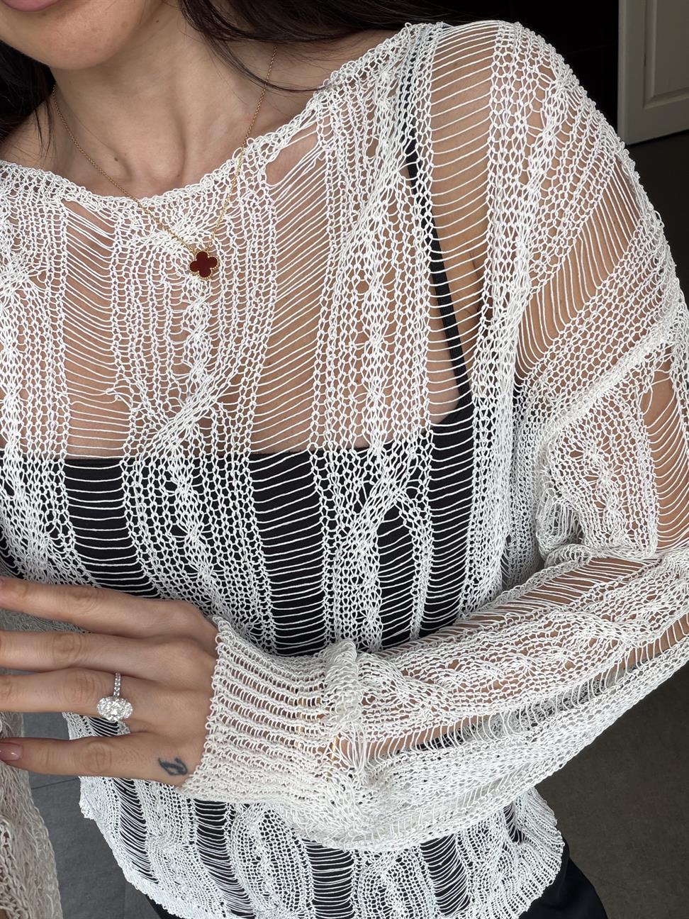 Beyaz Ajurlu Saç Örgülü Bluz