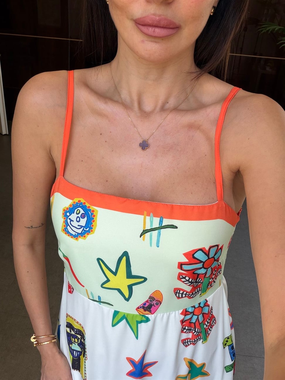 Beyaz Askılı Karışık Desenli Elbise