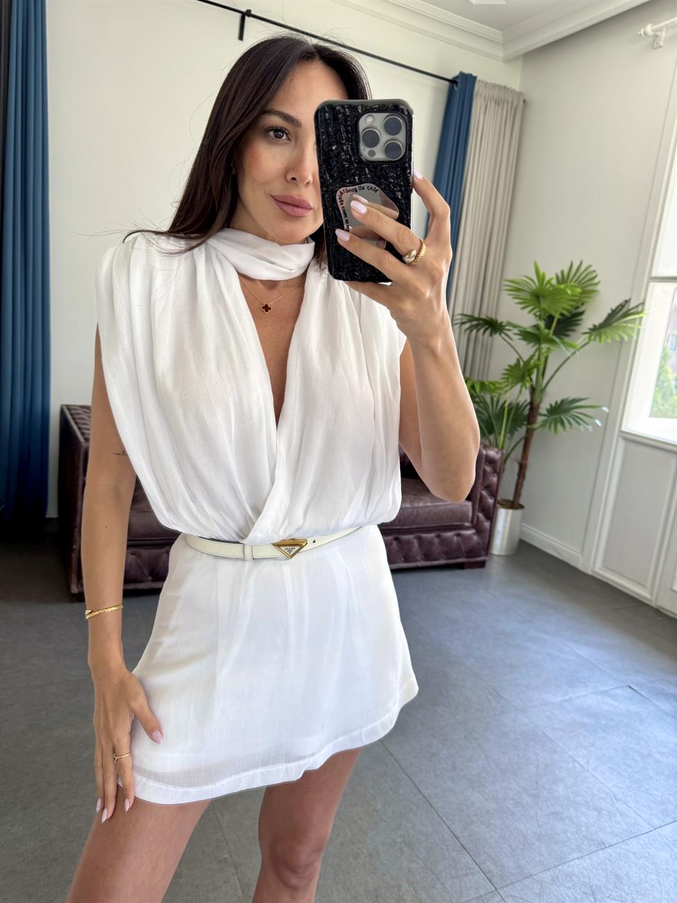 Beyaz Astarlı Kolsuz Şal Detay Tulum