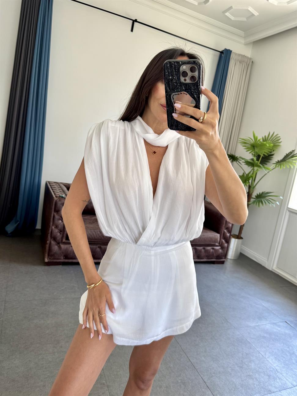 Beyaz Astarlı Kolsuz Şal Detay Tulum