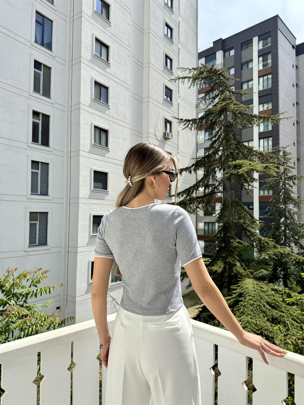Beyaz Biyeli Fitilli Tshirt