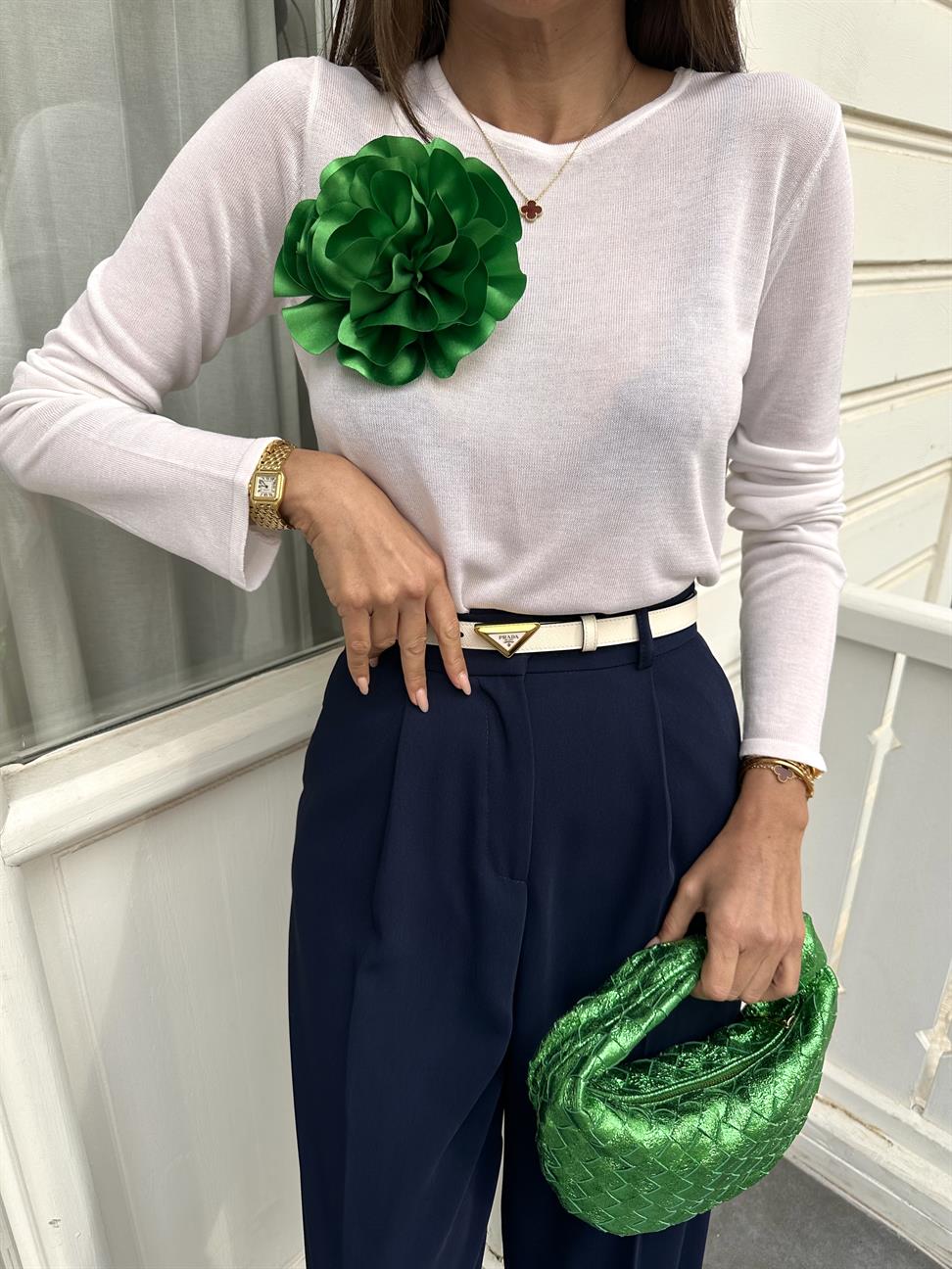 Beyaz Bol Kesim Transparan Triko