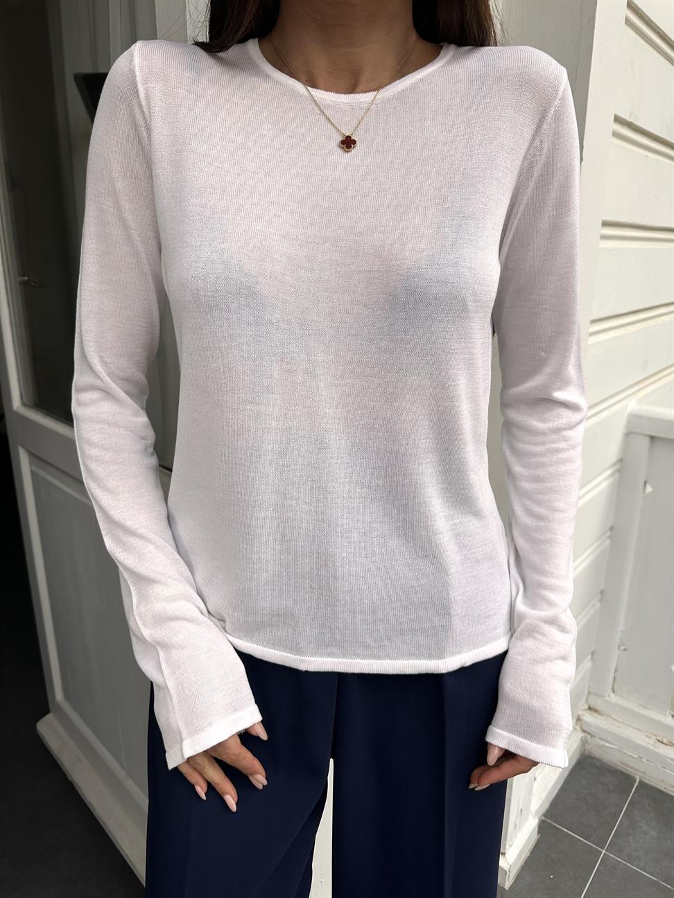 Beyaz Bol Kesim Transparan Triko