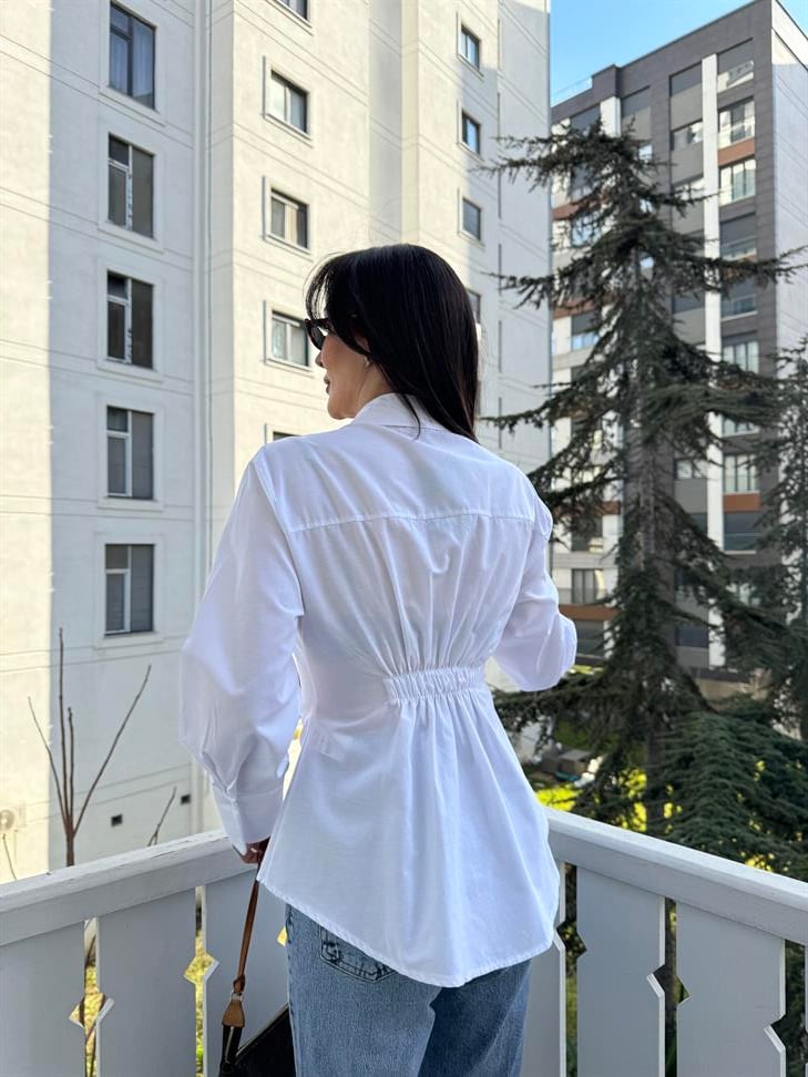 Beyaz Büzgü Detaylı Gömlek