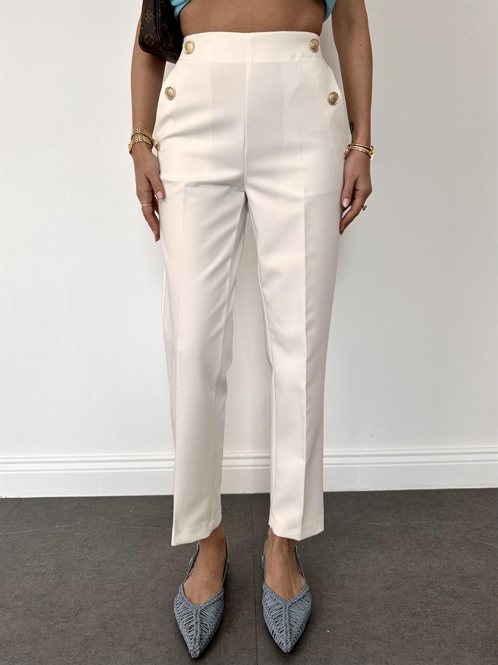 Beyaz Cebi Düğmeli Pantolon