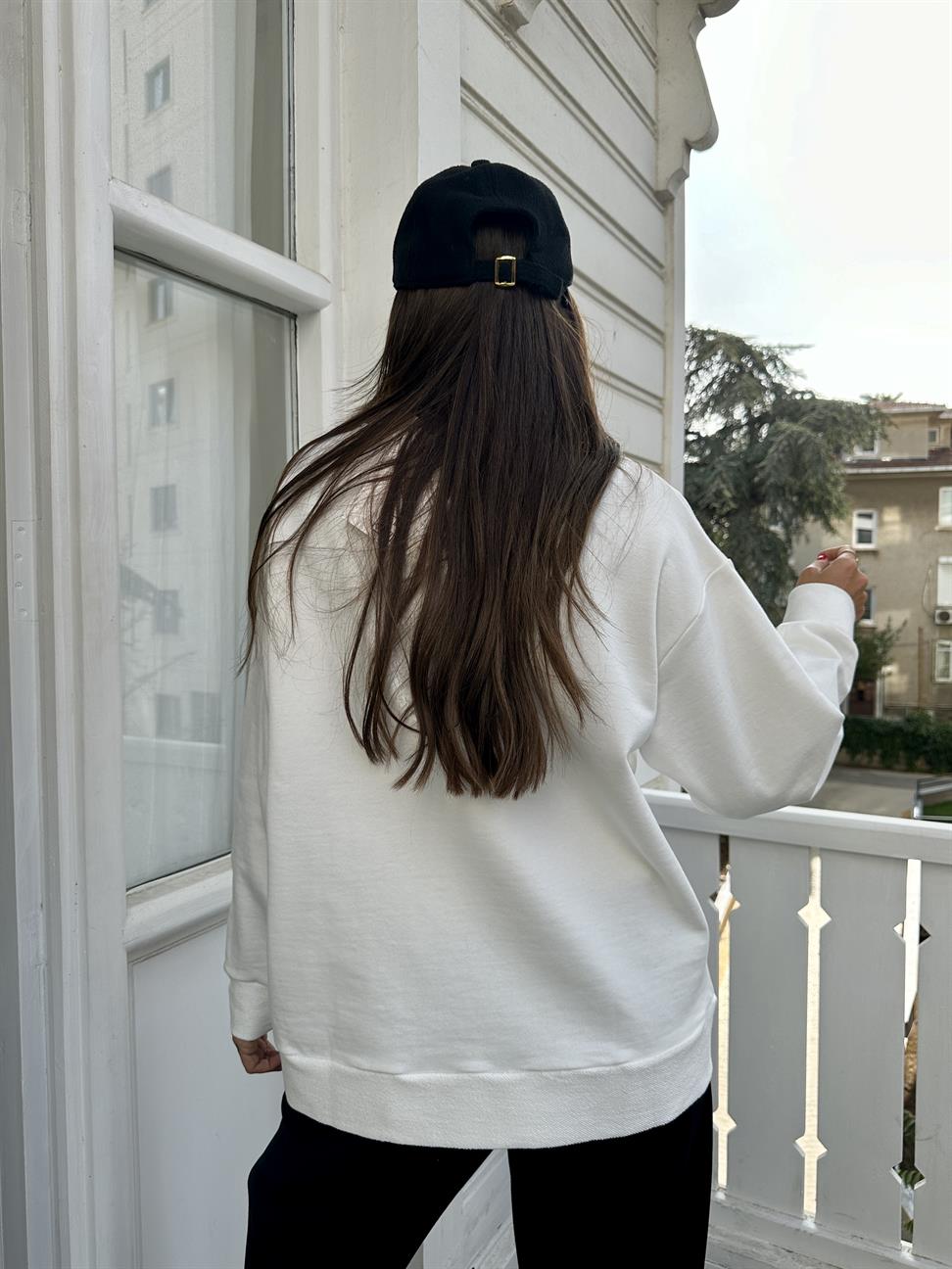Beyaz Cepli Sweatshirt