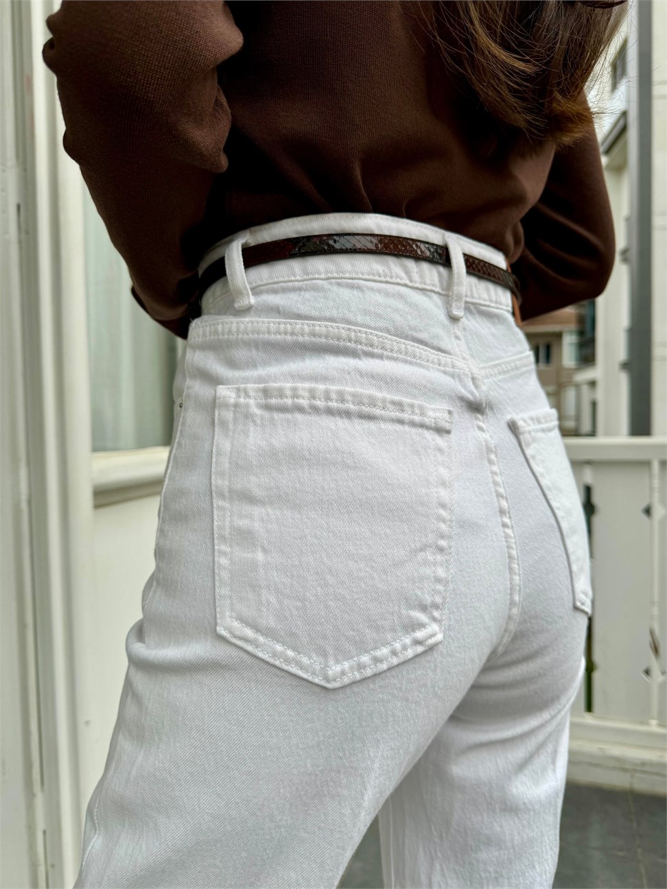 Beyaz Çizgi Ütü Straight Jean Pantolon