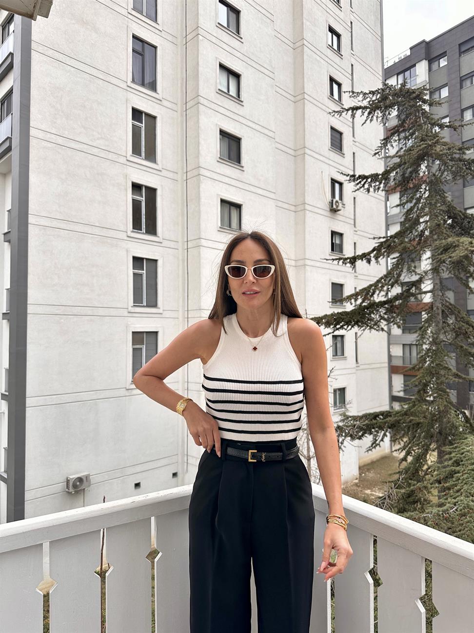 Beyaz Çizgili Çelik Örme Atlet