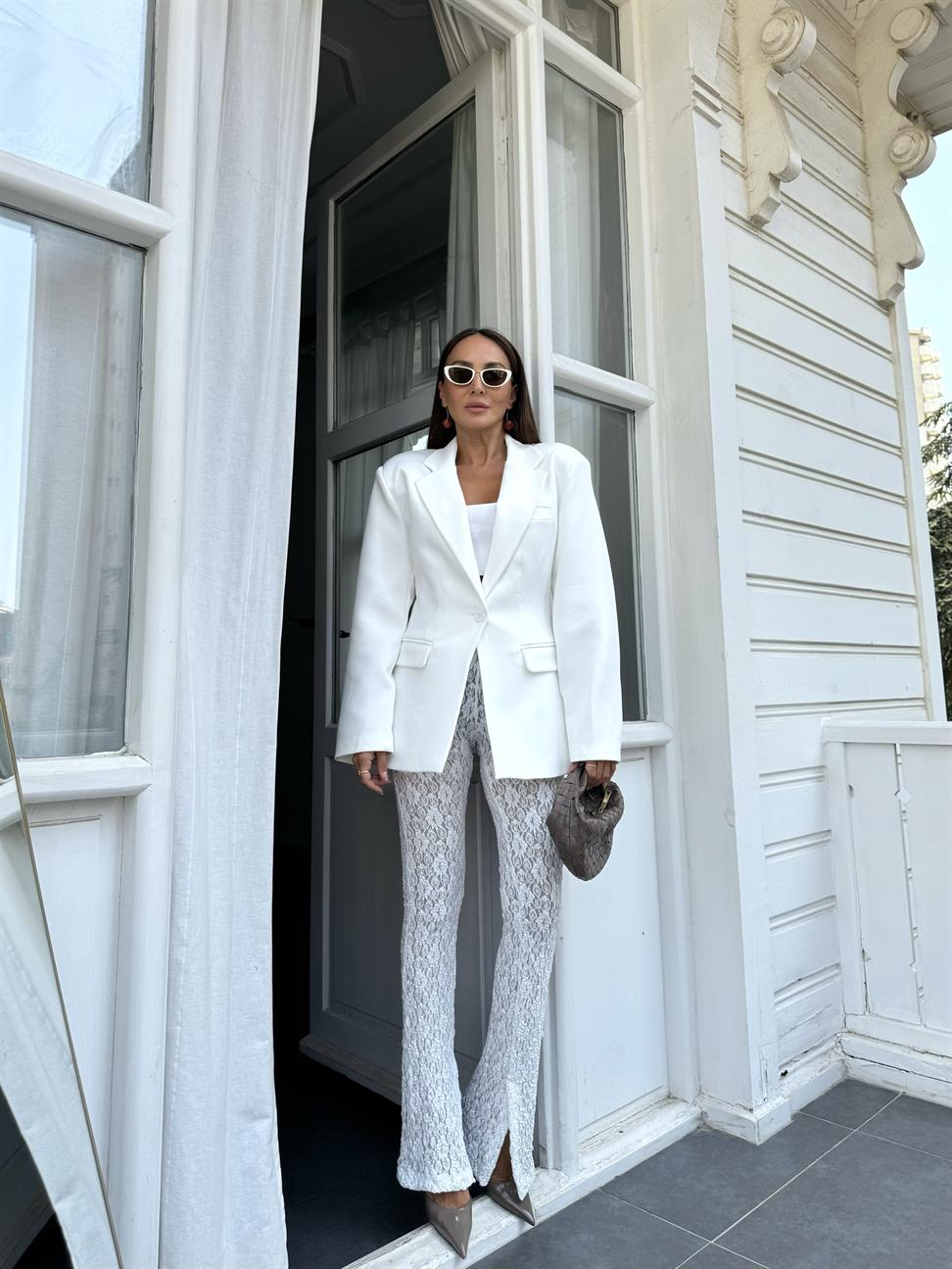 Beyaz Dantelli İspanyol Paça Tayt Pantolon