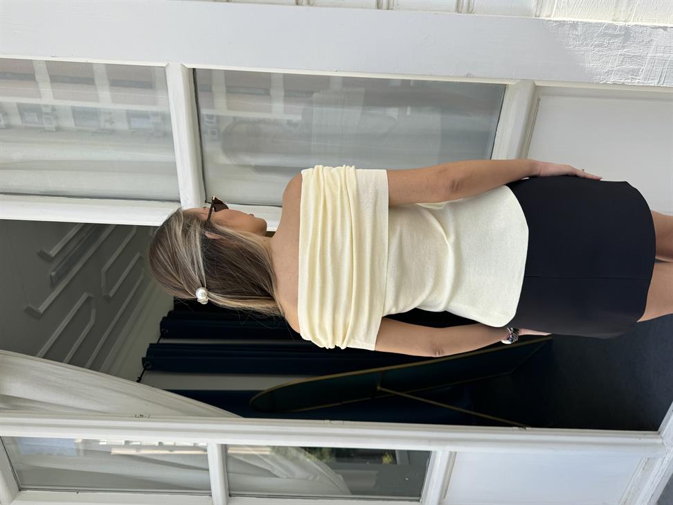 Ekru Dökümlü Madonna Bluz