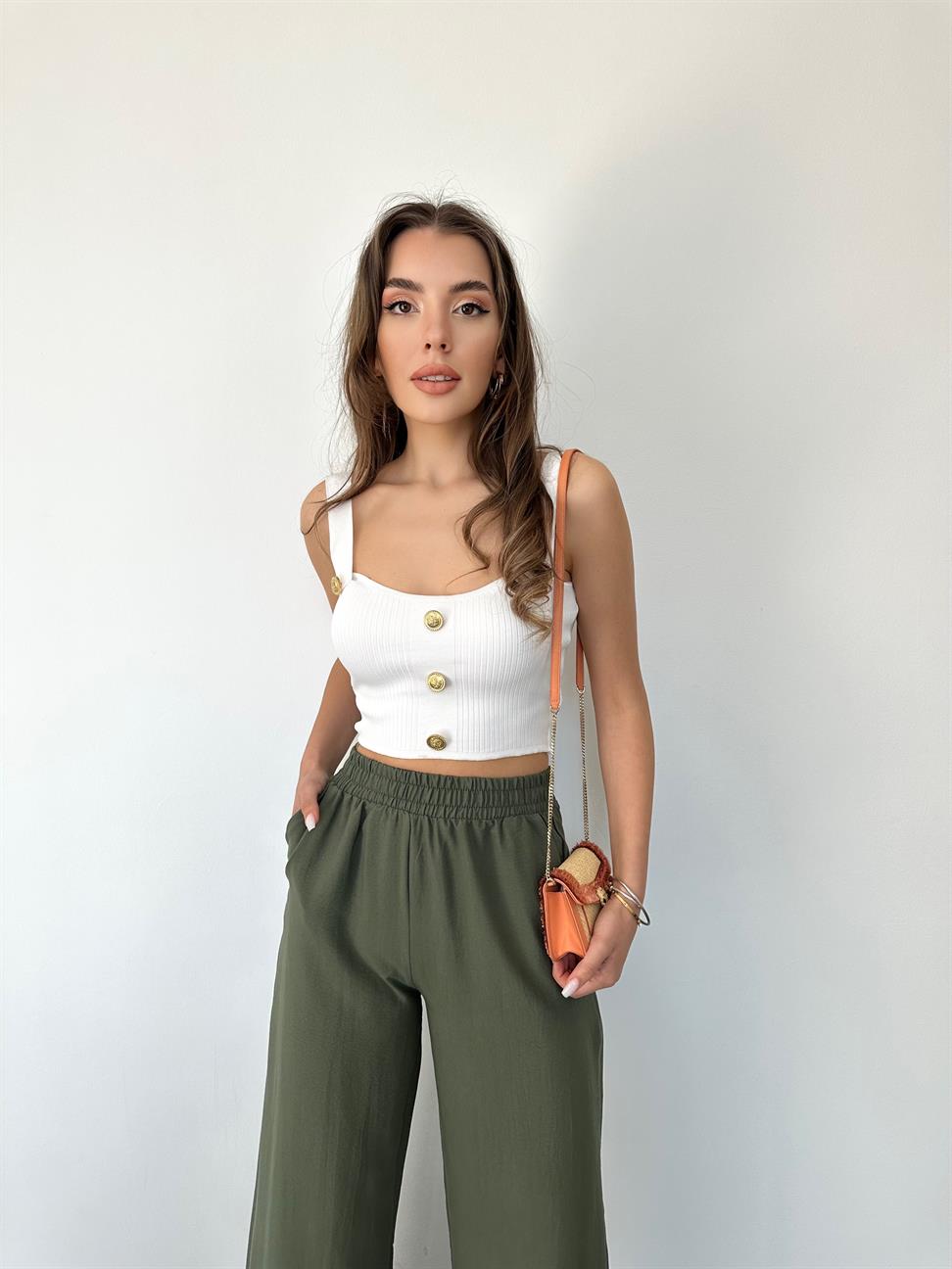 Beyaz Düğmeli Crop Bluz