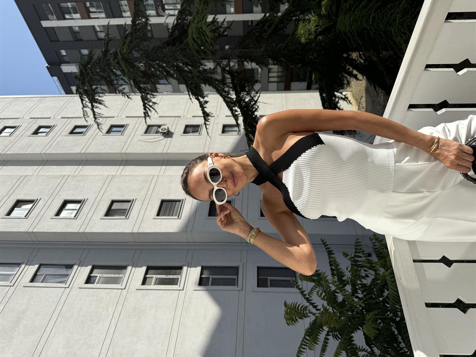 Beyaz Fiitilli Çapraz Yaka Bluz