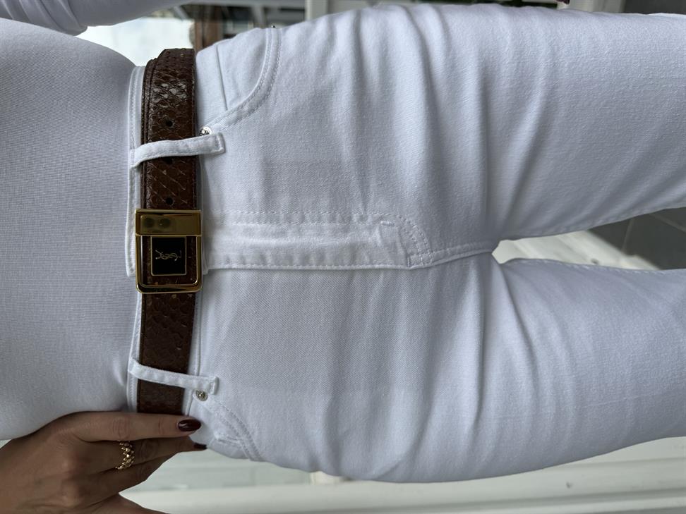 Beyaz Full Likralı Paça Detay Mom Fit Jean