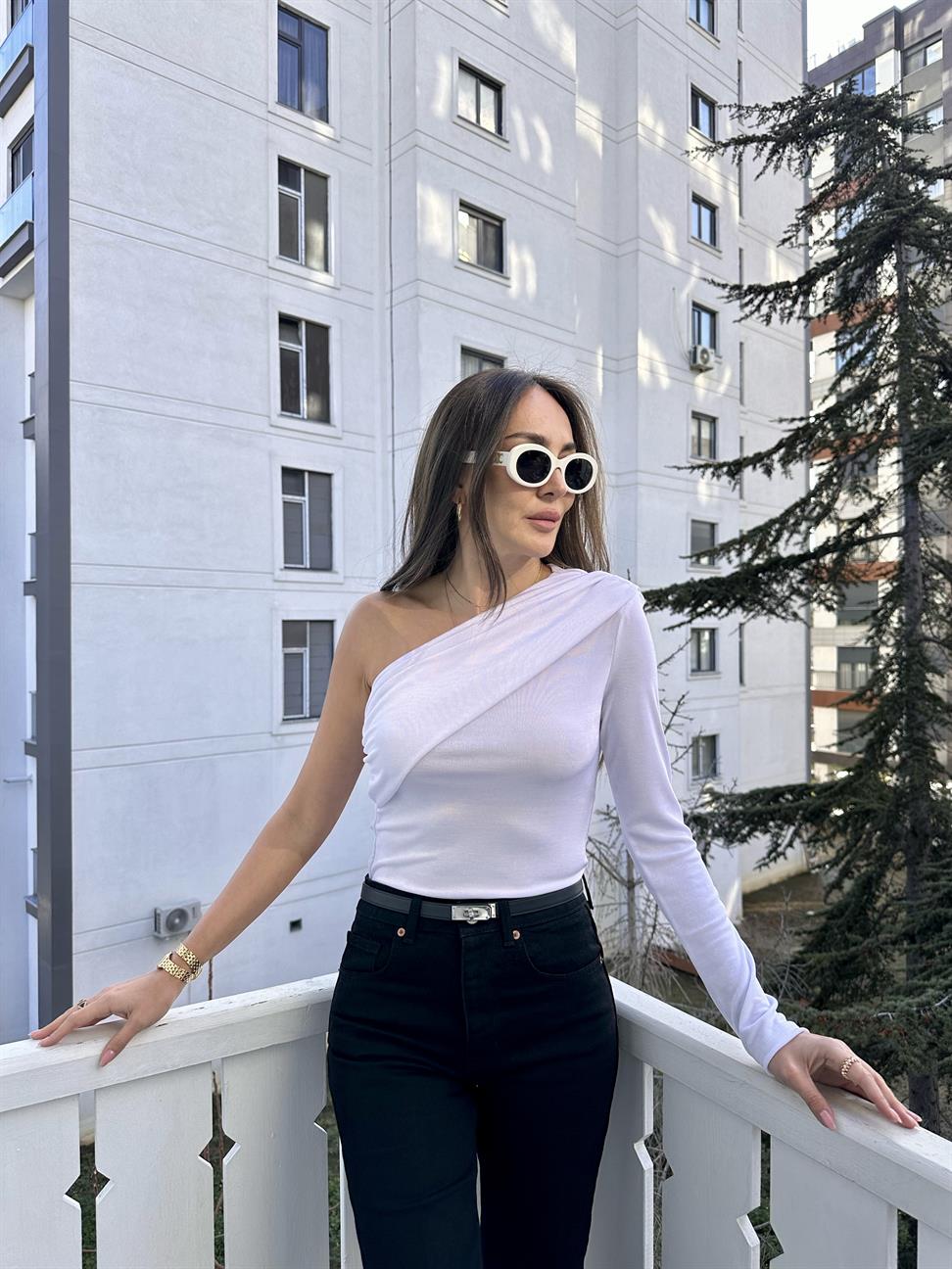 Beyaz Geniş Drape Tek Kol Bluz